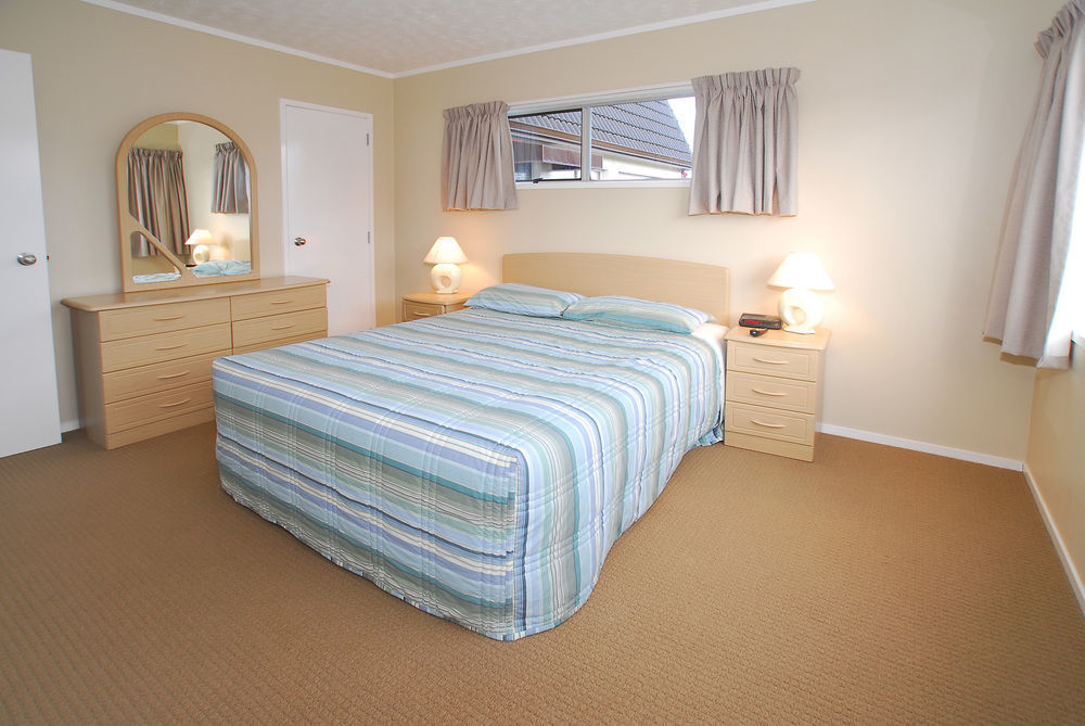 Takapuna Motor Lodge Оукланд Екстериор снимка