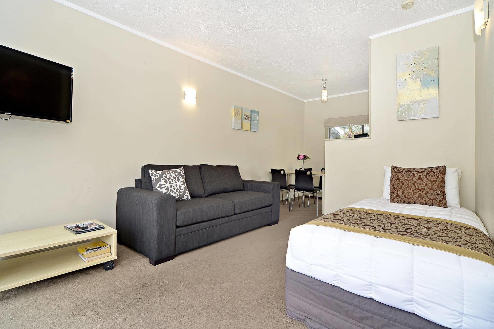 Takapuna Motor Lodge Оукланд Екстериор снимка