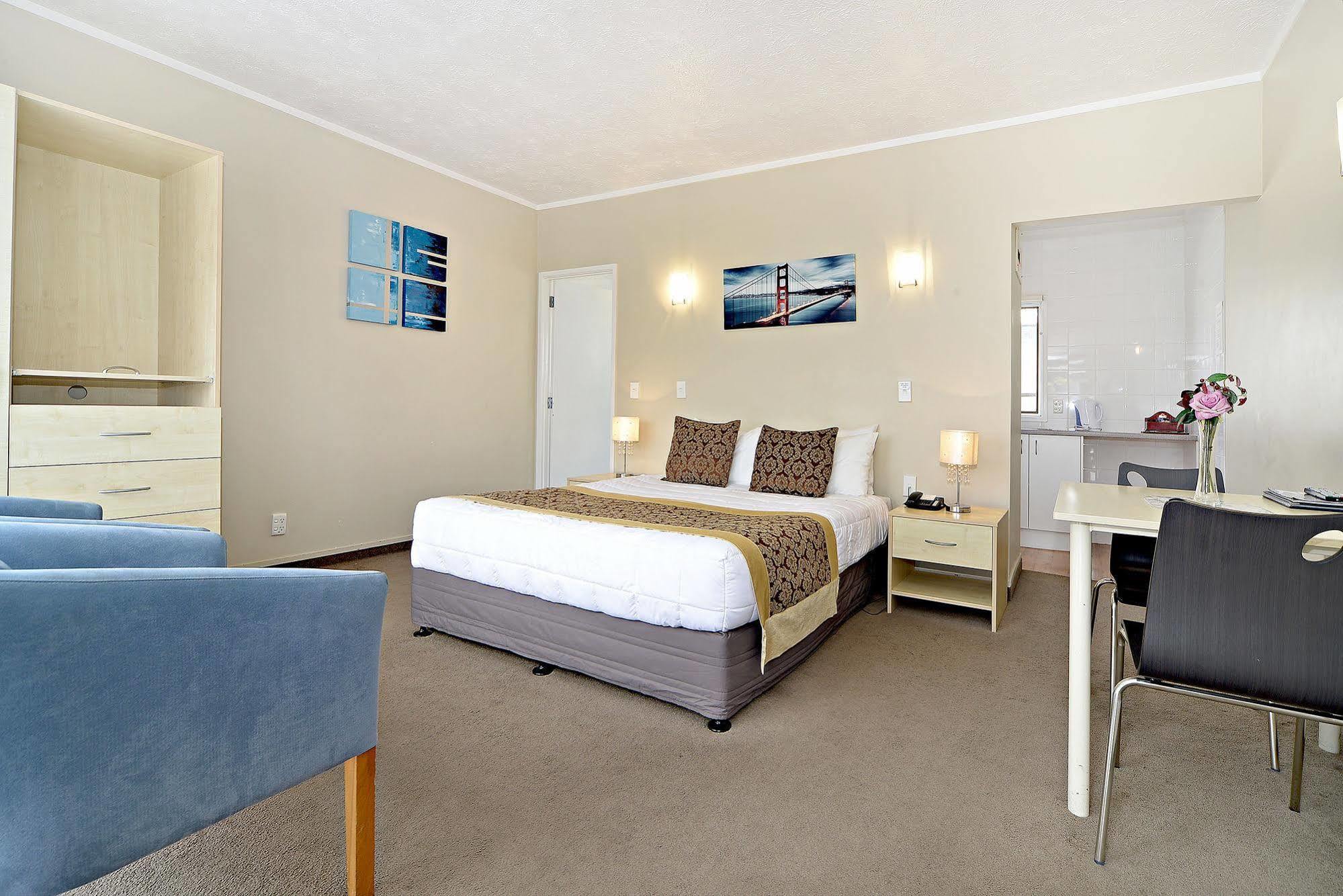 Takapuna Motor Lodge Оукланд Екстериор снимка