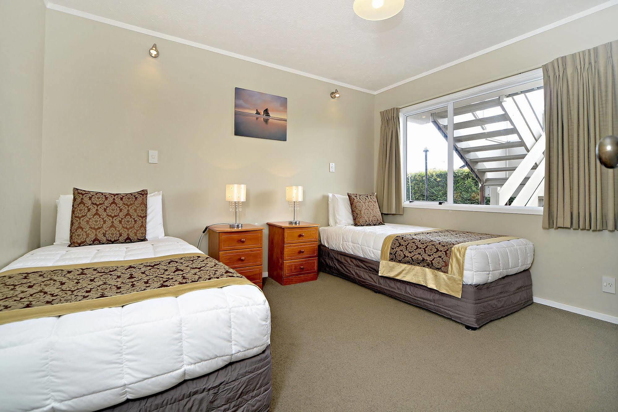 Takapuna Motor Lodge Оукланд Екстериор снимка
