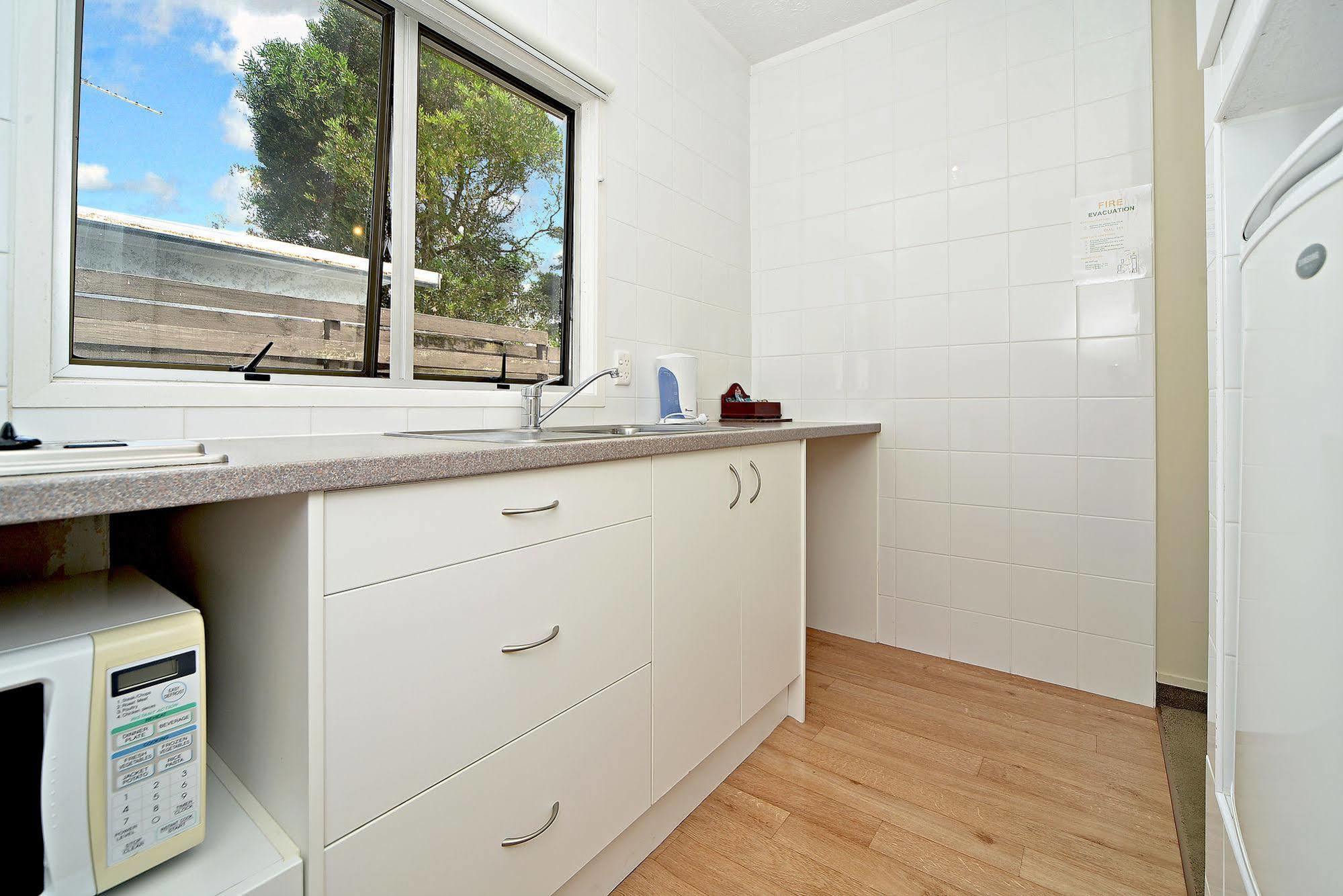 Takapuna Motor Lodge Оукланд Екстериор снимка