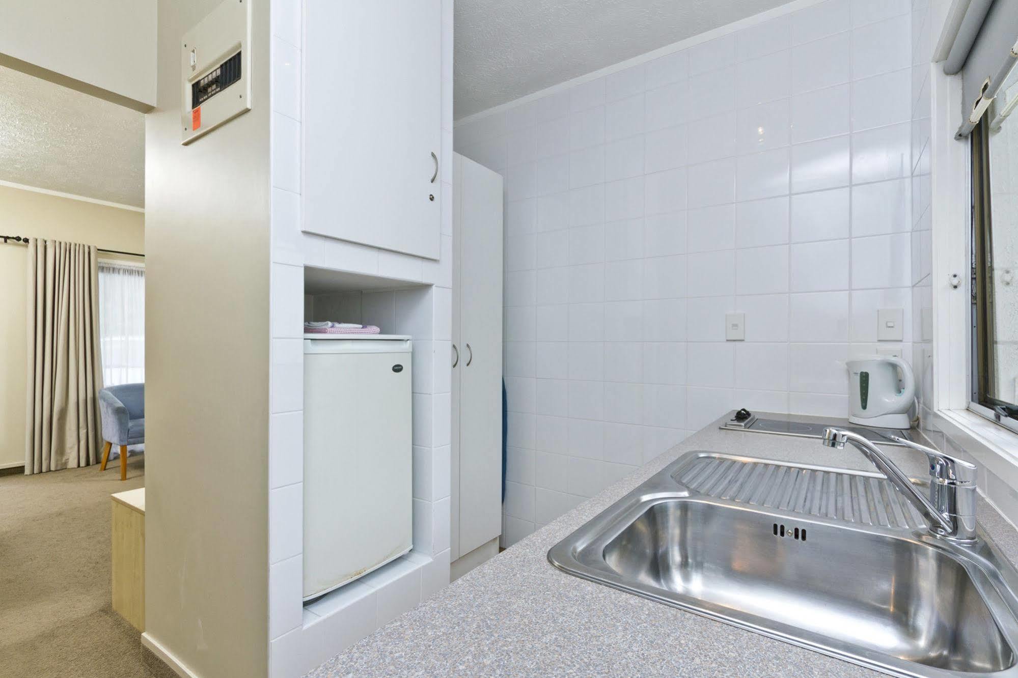 Takapuna Motor Lodge Оукланд Екстериор снимка